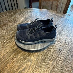 Men’s~Lands End Navy-Water Land Trainers! 🏝️